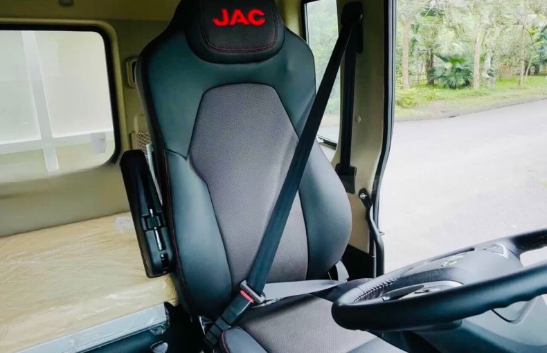 XE TẢI JAC A5 3 CHÂN 2024