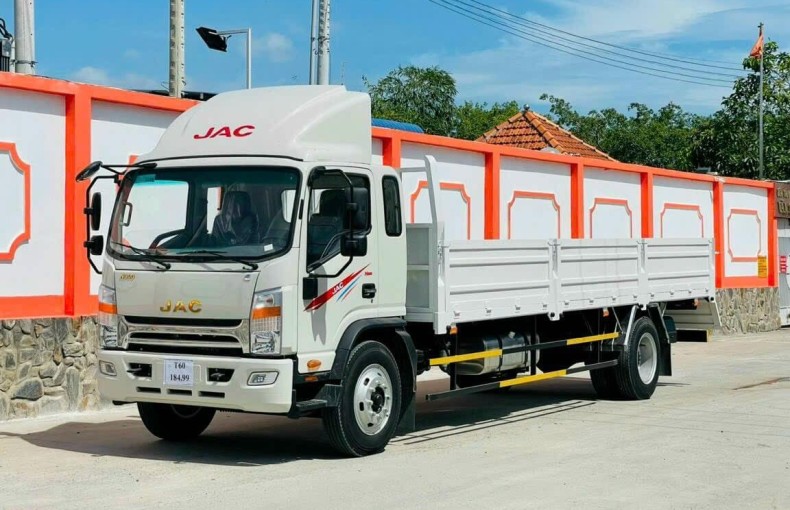 XE TẢI JAC N800 TẢI 8 TẤN THÙNG 7,6M 2024