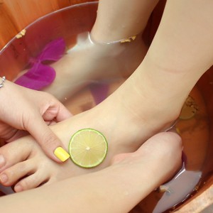 Ngâm + Massage chân thải độc
